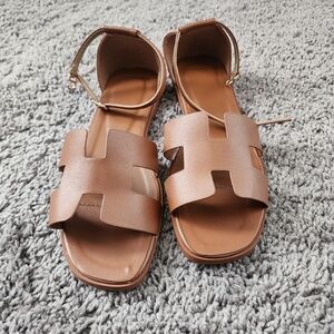 H sandals